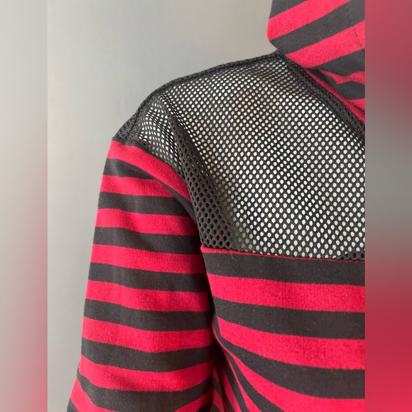 Hot topic - Picture 4 of 14